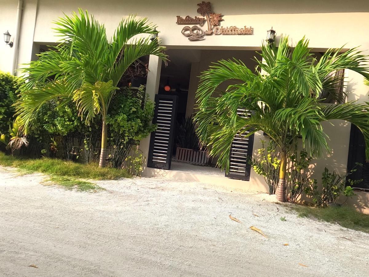 Infinity Dhiffushi Hotel Exterior photo